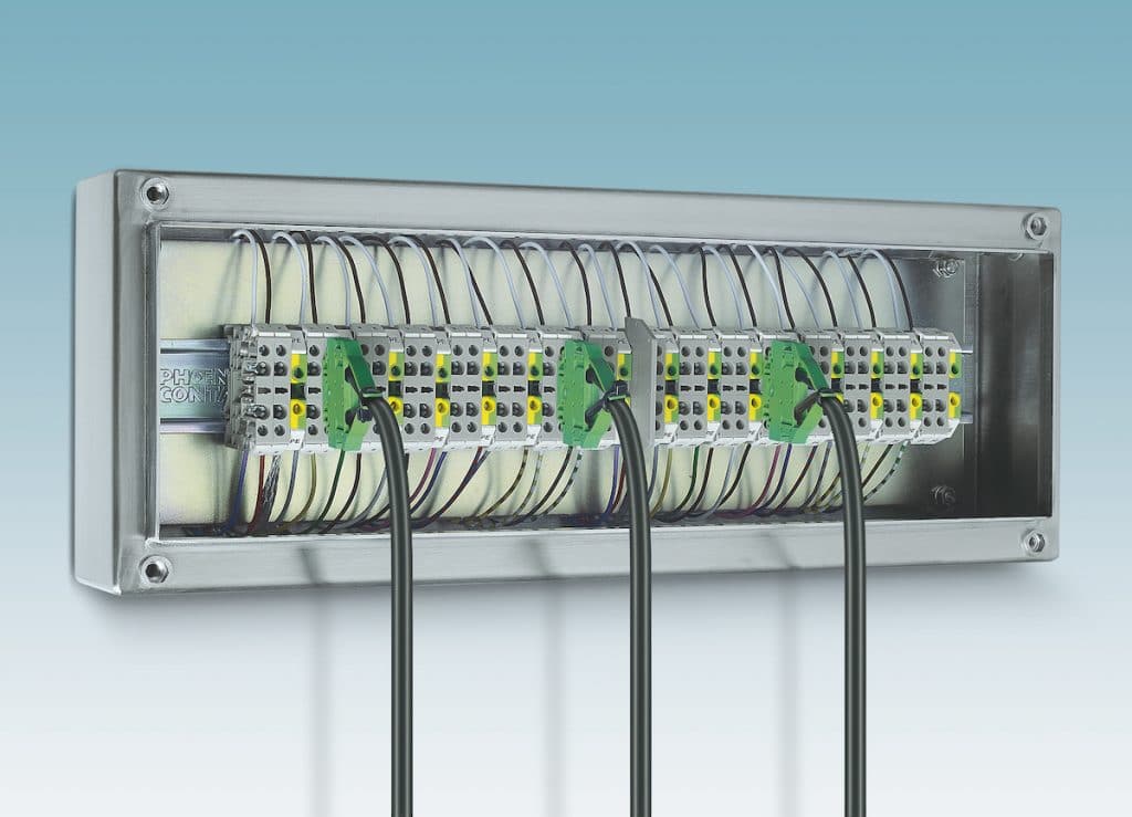 The compact and pluggable UK 4-SD disconnect terminal is also suitable for small local boxes and can be operated without any difficulty – the double-sided marking system makes for clear, unambiguous contact point assignment.