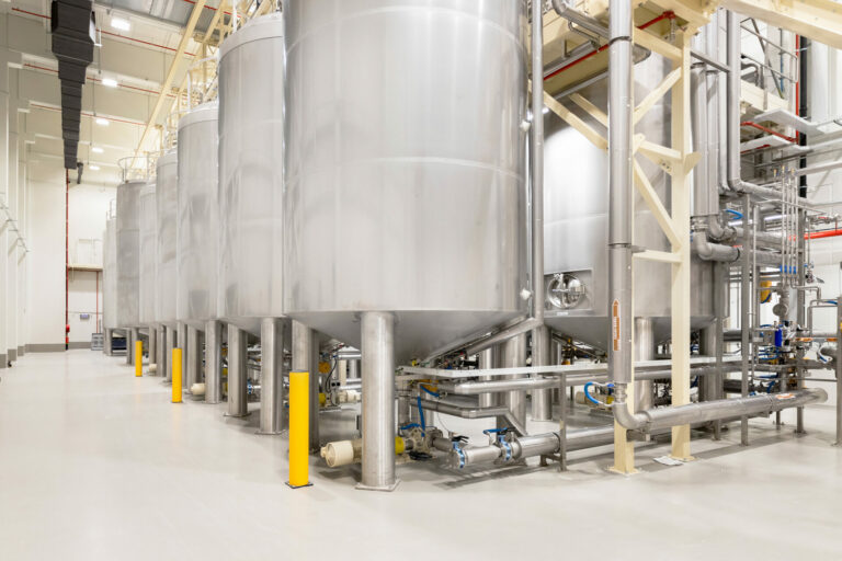 28 stainless steel chocolate tanks for sustainable Belcolade chocolate production