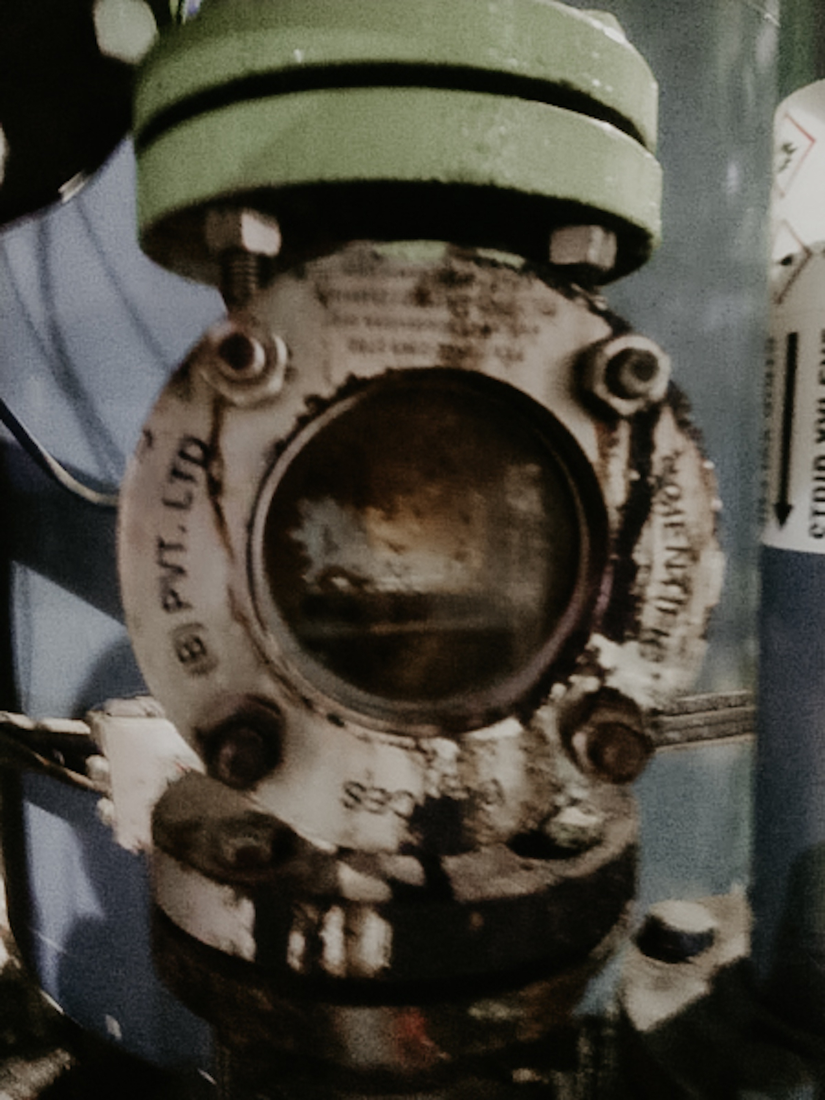 UWT Solution in Xylene Through a Glass Pane • Fluid Handling Pro