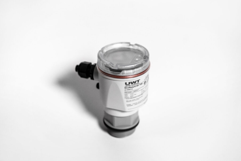 Safe Liquid Storage in the Process Industry with UWT Measurement Technology