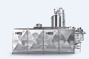 Thermal processing of food and drink products in an HRS pasteurisation installation