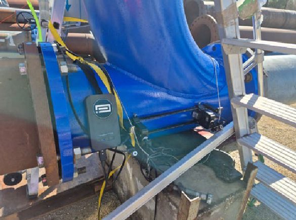 Panametrics PT900 clamp-on transducers mounted on the robot insertion mechanism of a DN400 pipe