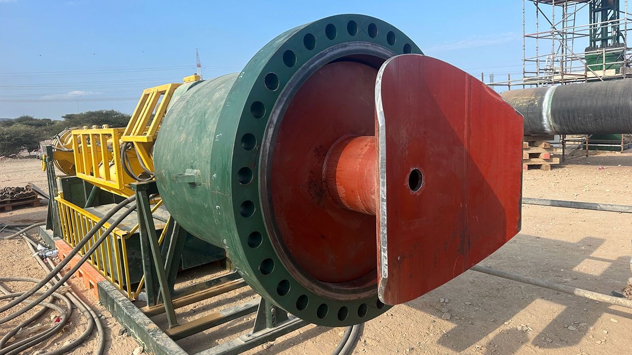 48-inch completion plug used to blind the split tee fitting